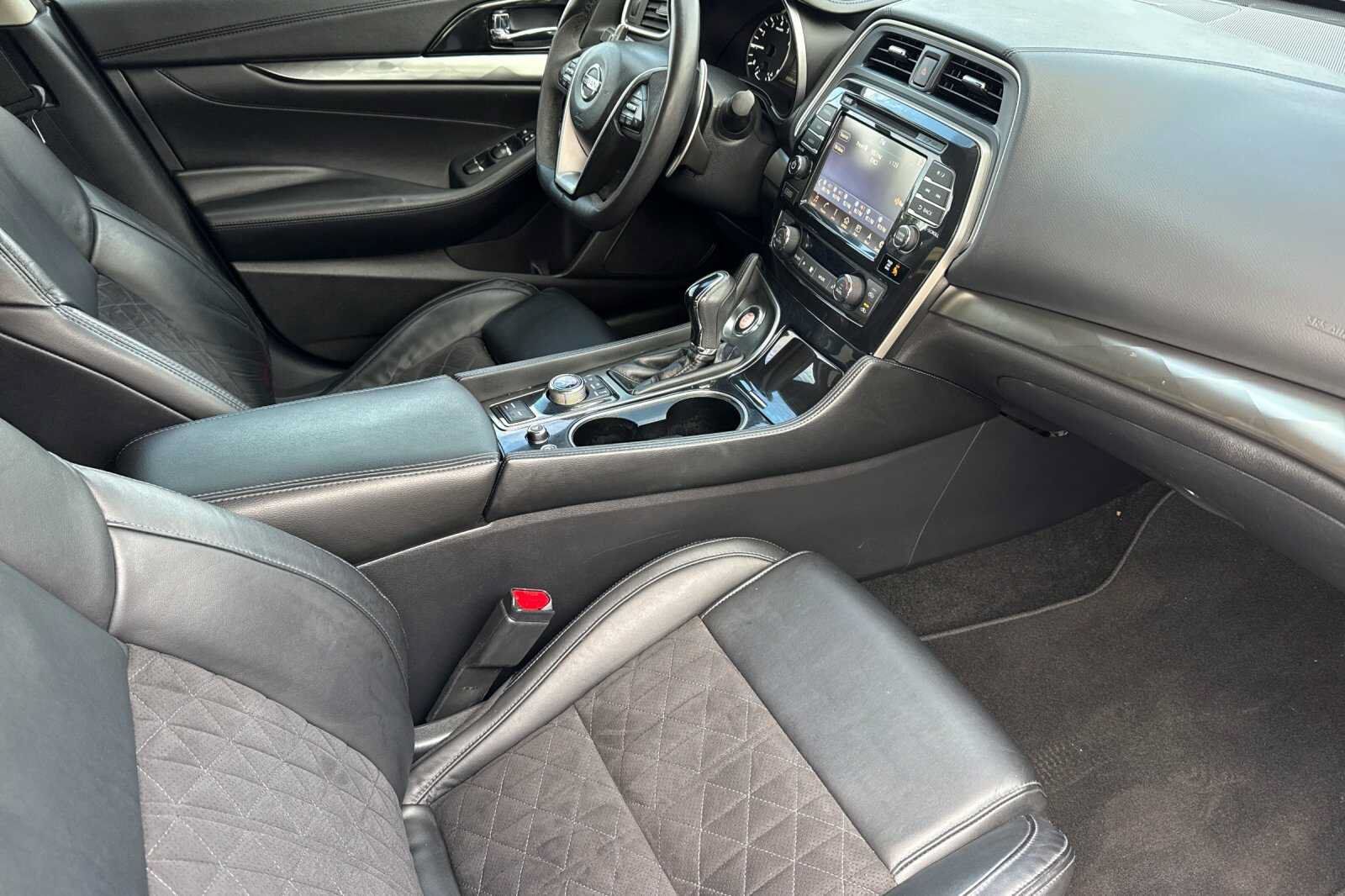 Used 2017 Nissan Maxima SR w/ Midnight Edition FWD image 15