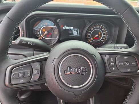 New 2025 Jeep Gladiator Sport image 11