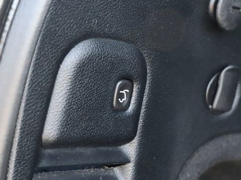 Used 2020 Jeep Grand Cherokee Limited AWD/4WD image 9