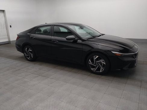 Used 2025 Hyundai Elantra SEL FWD image 11