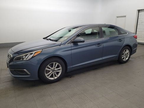 Used 2016 Hyundai Sonata SE FWD image 2
