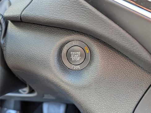 Used 2022 Jeep Cherokee Limited image 23