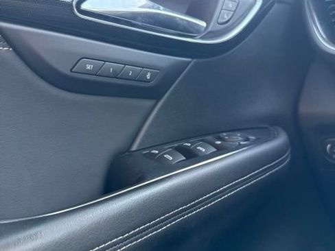 Used 2022 Buick Envision Essence w/ Technology Package I FWD image 25