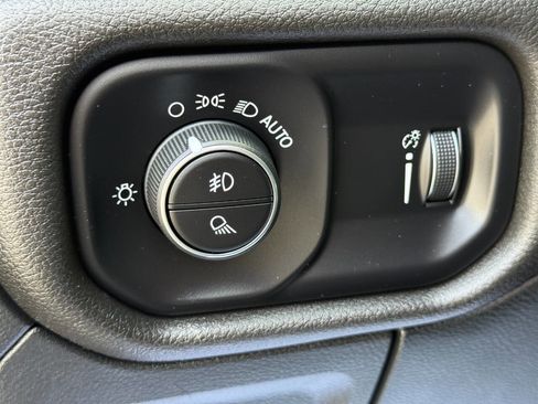 Used 2023 RAM 1500 Tradesman AWD/4WD image 16