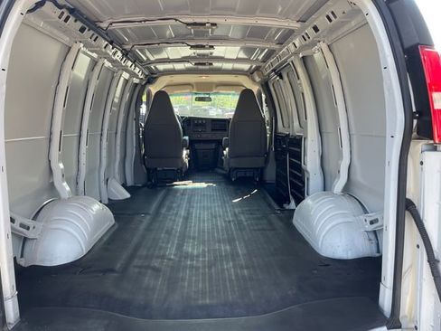 Used 2021 Chevrolet Express 2500 w/ Driver Convenience Package RWD image 10