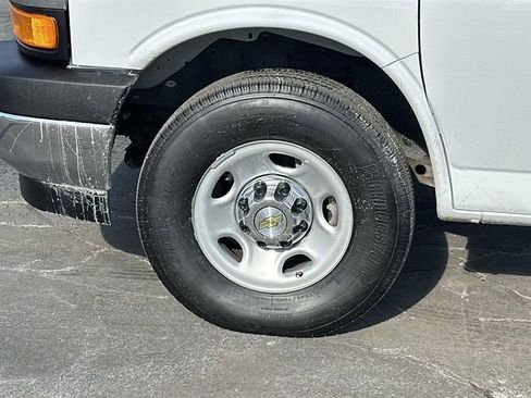 Certified 2024 Chevrolet Express 2500 LT w/ LT Preferred Equipment Group image 29