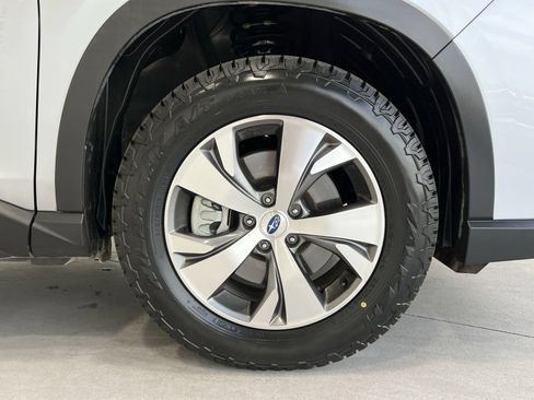 Used 2024 Subaru Ascent Premium w/ Convenience Package AWD/4WD image 10
