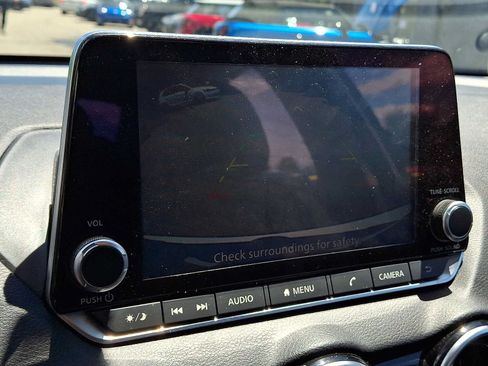 Used 2021 Nissan Sentra SV FWD image 18
