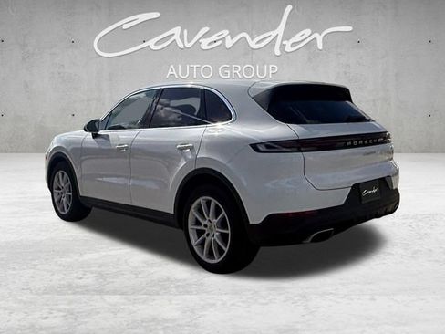 Used 2024 Porsche Cayenne AWD/4WD image 14