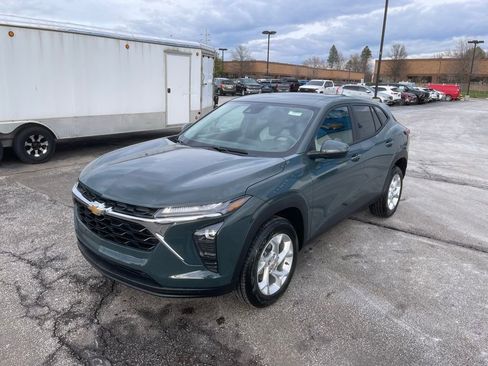 New 2026 Chevrolet Trax LS image 3