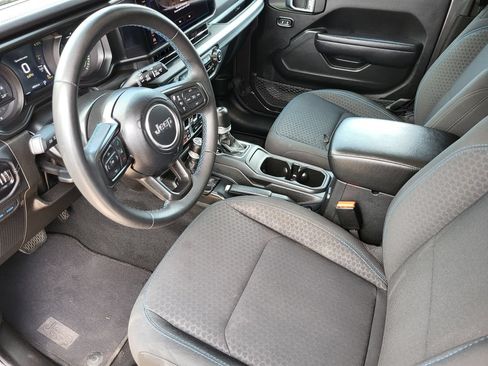 Used 2024 Jeep Wrangler Unlimited Rubicon 4xe AWD/4WD image 14