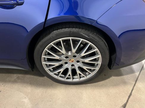 Used 2024 Porsche Panamera 4 image 45