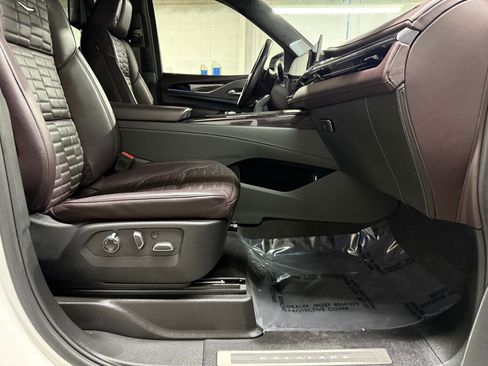 Certified 2023 Cadillac Escalade ESV Sport Platinum image 54