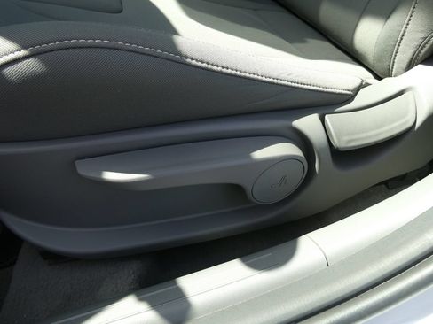 Used 2026 Hyundai Elantra Sport FWD image 23
