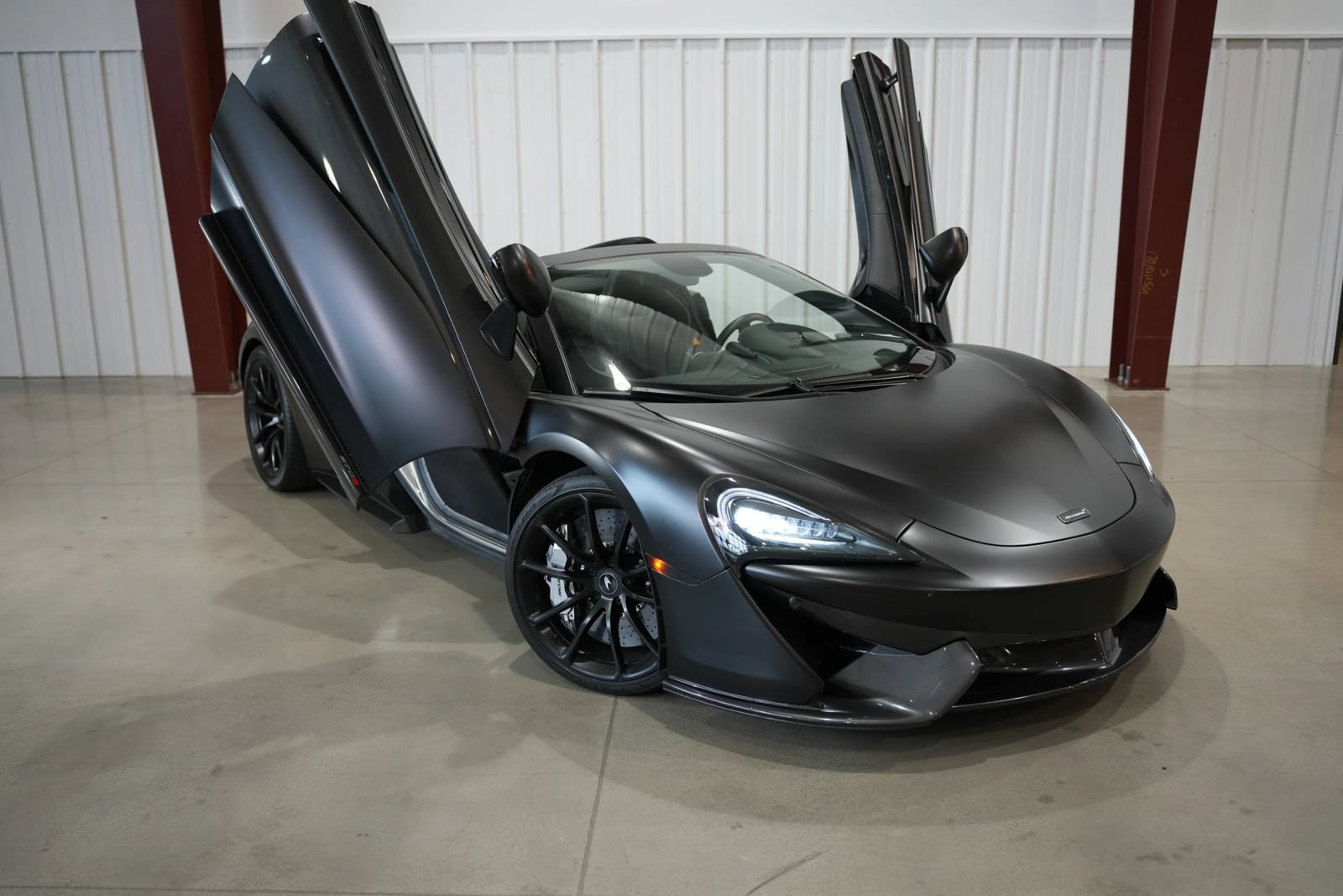 Used 2019 McLaren 570S Spider RWD image 2