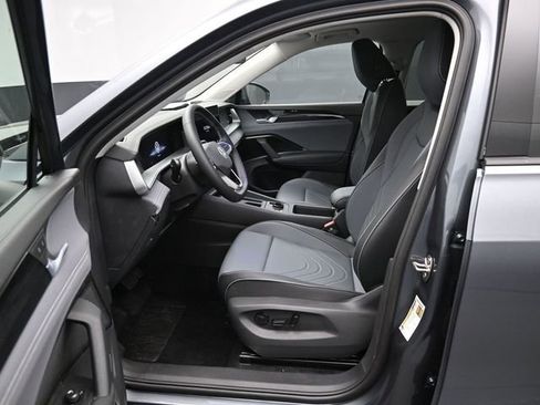 New 2026 Volkswagen Tiguan SE AWD/4WD image 9