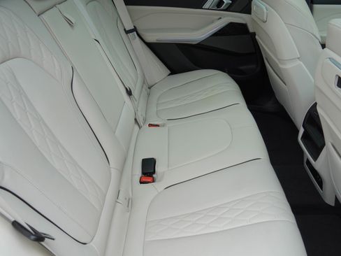 Certified 2025 BMW X5 xDrive40i w/ M Sport Package AWD/4WD image 37