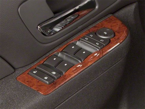Used 2013 Chevrolet Avalanche LTZ AWD/4WD image 20