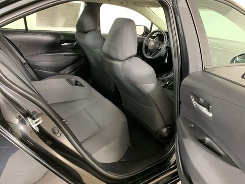Used 2021 Toyota Corolla LE FWD image 33