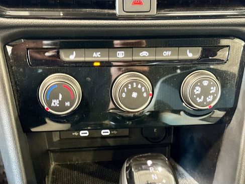Certified 2025 Volkswagen Taos S AWD/4WD image 17