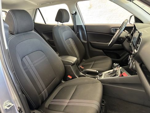 Used 2025 Hyundai Venue SEL FWD image 49