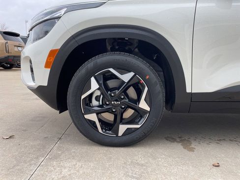 New 2026 Kia Seltos S image 15