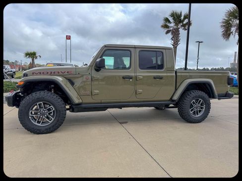New 2026 Jeep Gladiator Mojave image 4