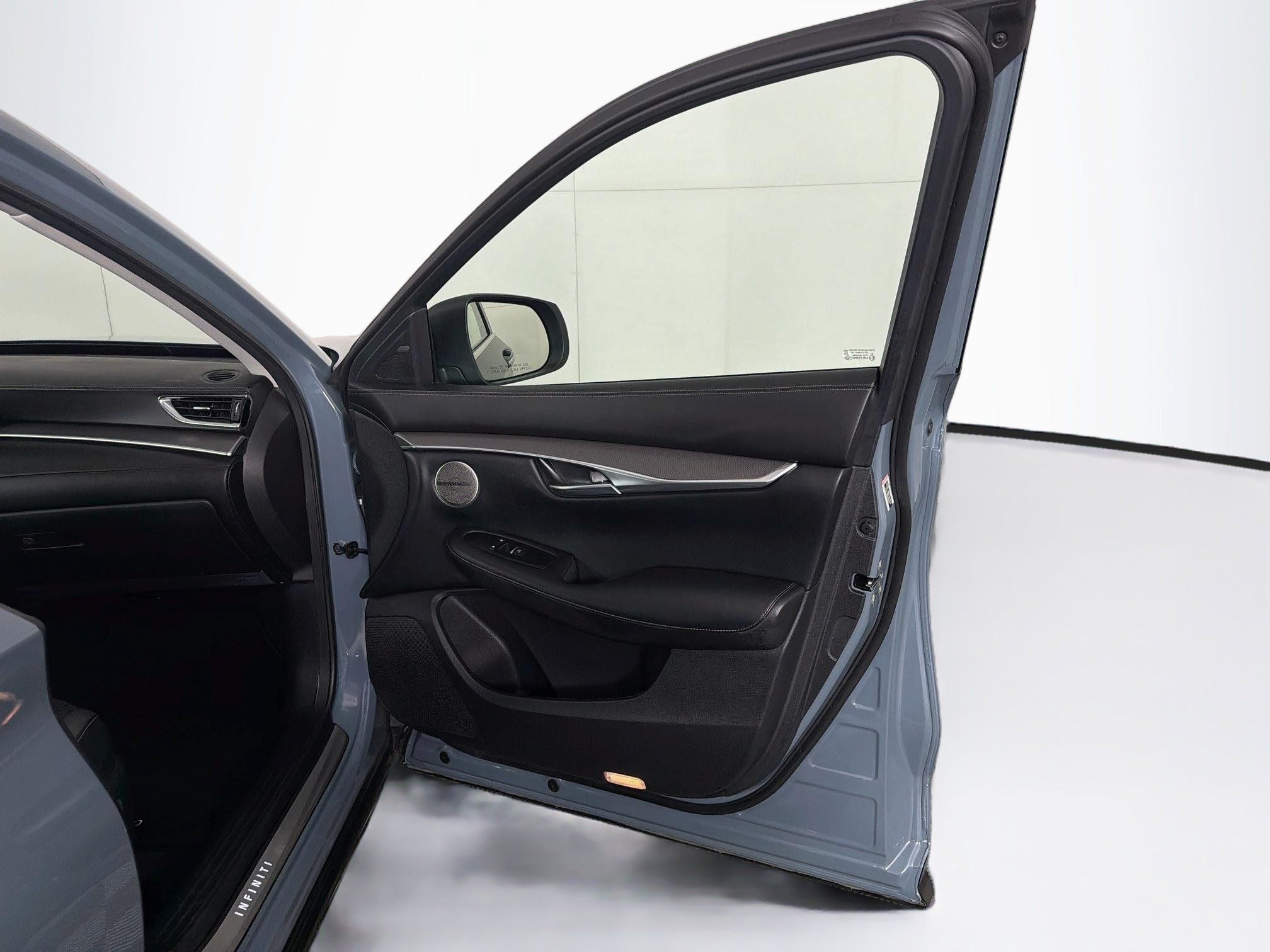 Used 2023 INFINITI QX50 Luxe FWD image 32