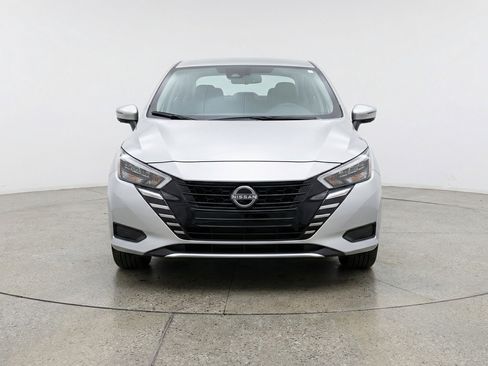Used 2025 Nissan Versa SV image 2