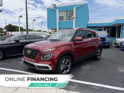 Used 2024 Hyundai Venue Limited FWD image 2