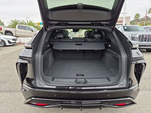 Used 2026 Cadillac Lyriq V AWD/4WD image 19