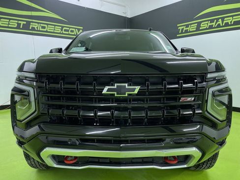 Used 2025 Chevrolet Suburban Z71 image 3