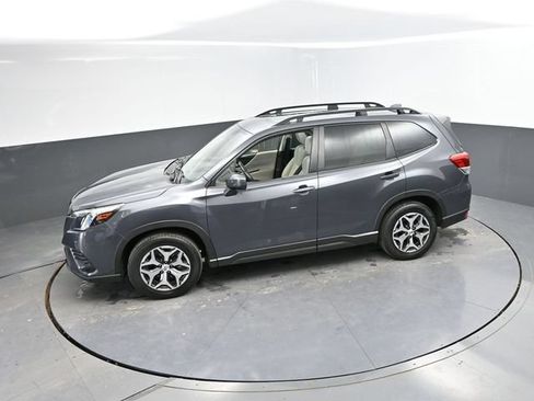 Used 2023 Subaru Forester Premium AWD/4WD image 42