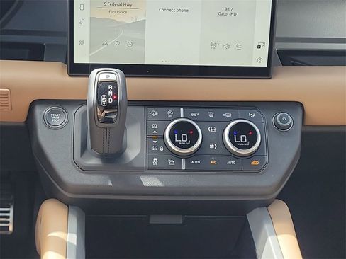 New 2025 Land Rover Defender 90 V8 image 17