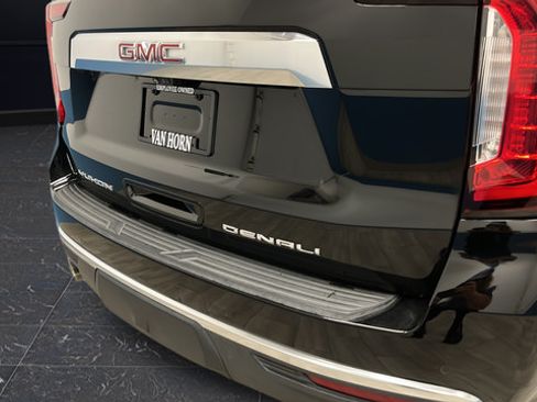 Used 2021 GMC Yukon XL Denali w/ Denali Premium Package AWD/4WD image 42