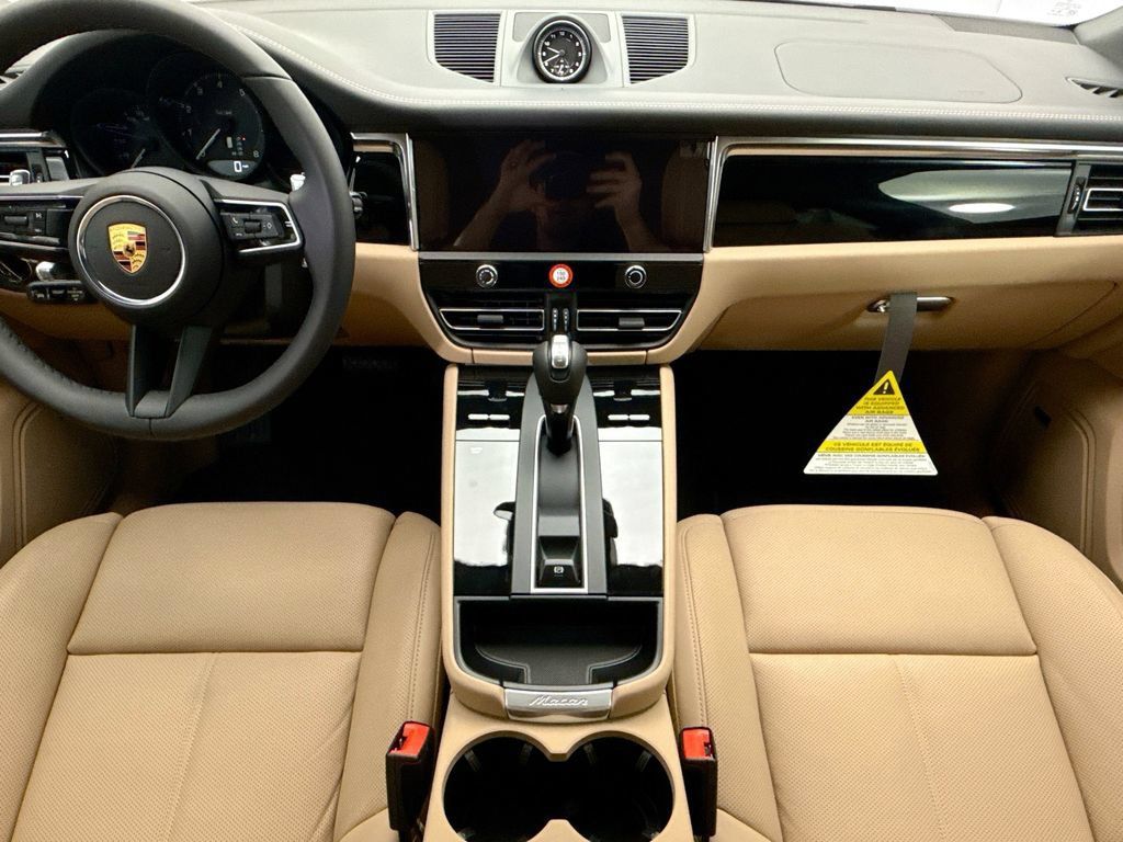 Used 2026 Porsche Macan AWD/4WD image 15