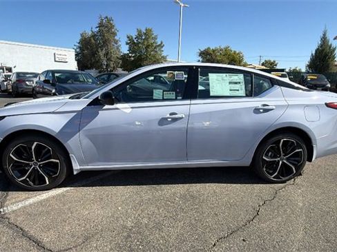 New 2025 Nissan Altima 2.5 SR image 7