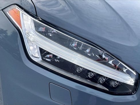 Used 2021 Volvo XC90 T6 Momentum w/ Climate Package image 25