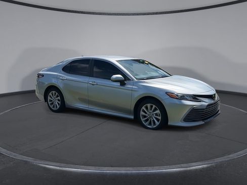 Used 2023 Toyota Camry LE FWD image 2