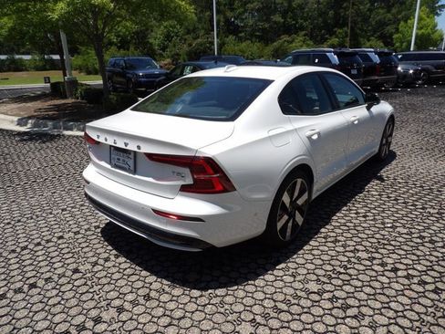 Certified 2025 Volvo S60 T8 Plus AWD/4WD image 8