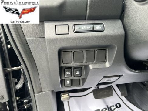 Used 2023 Nissan Frontier SV AWD/4WD image 23