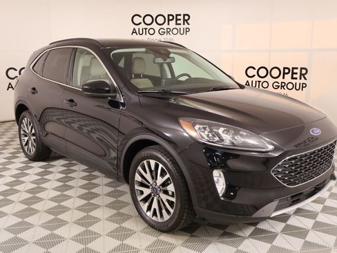 Used 2022 Ford Escape Titanium AWD/4WD image 1