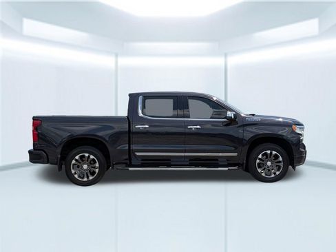 Used 2023 Chevrolet Silverado 1500 High Country w/ Z71 Off-Road Package AWD/4WD image 7