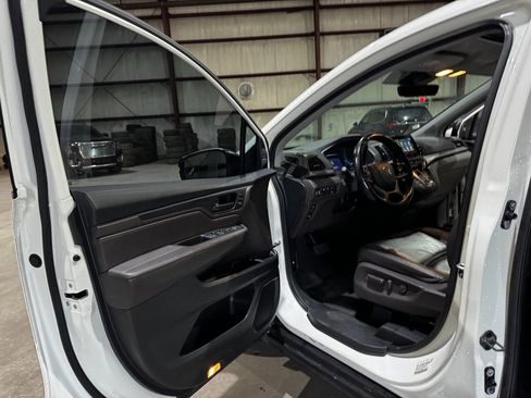 Used 2018 Honda Odyssey EX-L image 12