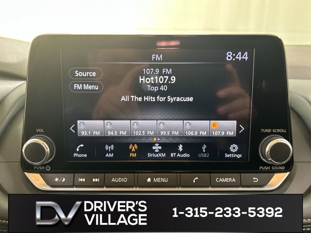 Used 2023 Nissan Rogue S AWD/4WD image 14
