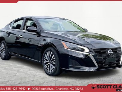 Used 2025 Nissan Altima 2.5 SV