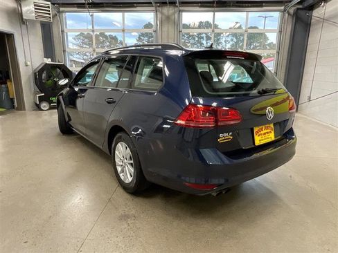 Used 2016 Volkswagen Golf S FWD image 3