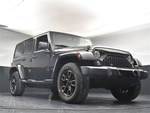 Used 2017 Jeep Wrangler Unlimited Sahara image 28