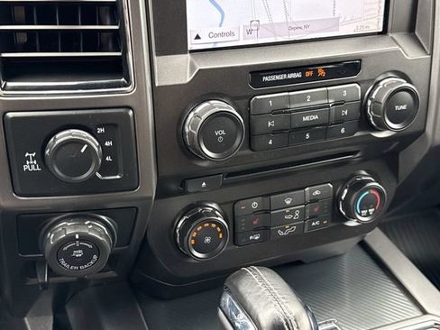 Used 2018 Ford F150 XLT w/ Equipment Group 302A Luxury AWD/4WD image 17