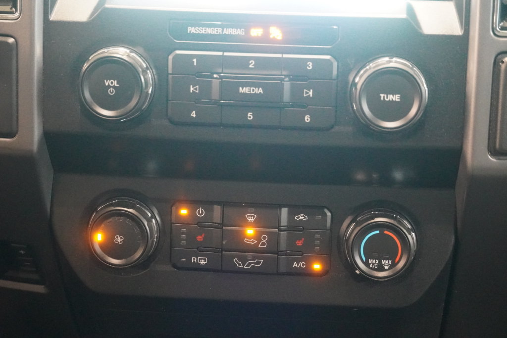 Used 2019 Ford F150 XLT w/ Equipment Group 302A Luxury AWD/4WD image 20